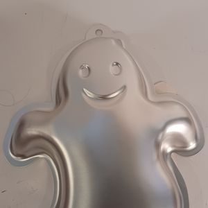 Ghost shaped cake pan